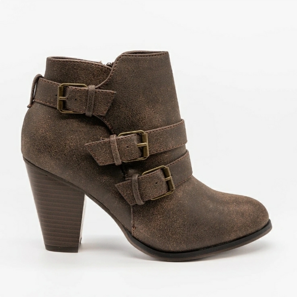 Forever Link Buckle Strap Ankle Booties